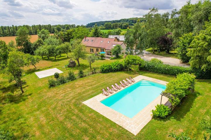 Maison de vacances pour 30 personnes, avec piscine et jardin, animaux acceptés dans Eure-et-Loir