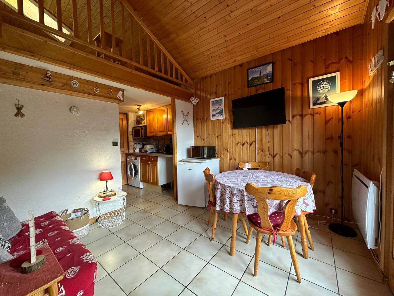 Ganze Wohnung, Charmantes Duplex in Morillon, nahe See und Shuttle, 5 Pers, Balkon, komplett ausgestattet in Station de Morillon, Grand Massif