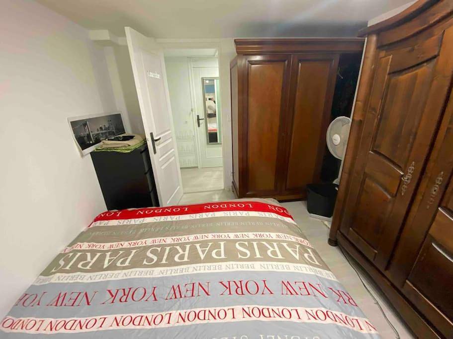 Appartement entier, One-Bedroom Apartment in Le Péage-de-Roussillon, Région de Vienne