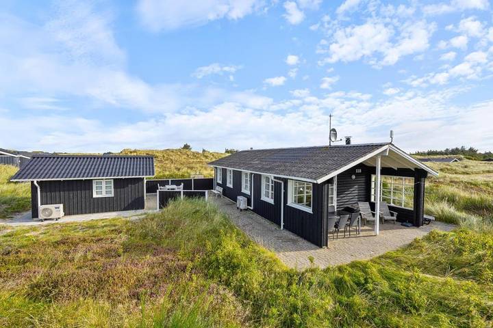 Ferienhaus für 4 Personen, mit Balkon/Terrasse und Terrasse sowie Sauna in Klegod