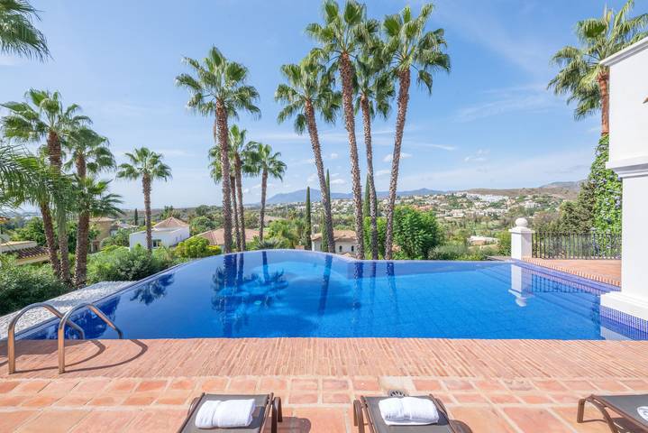 Casa rural para 12 personas, con jardín en Estepona - 2