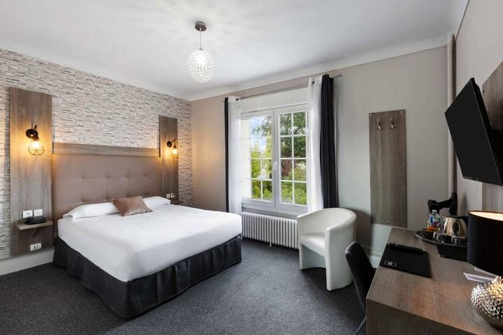 Hôtel pour 2 personnes, avec Terrasse et Jardin à Notre-Dame-de-Gravenchon