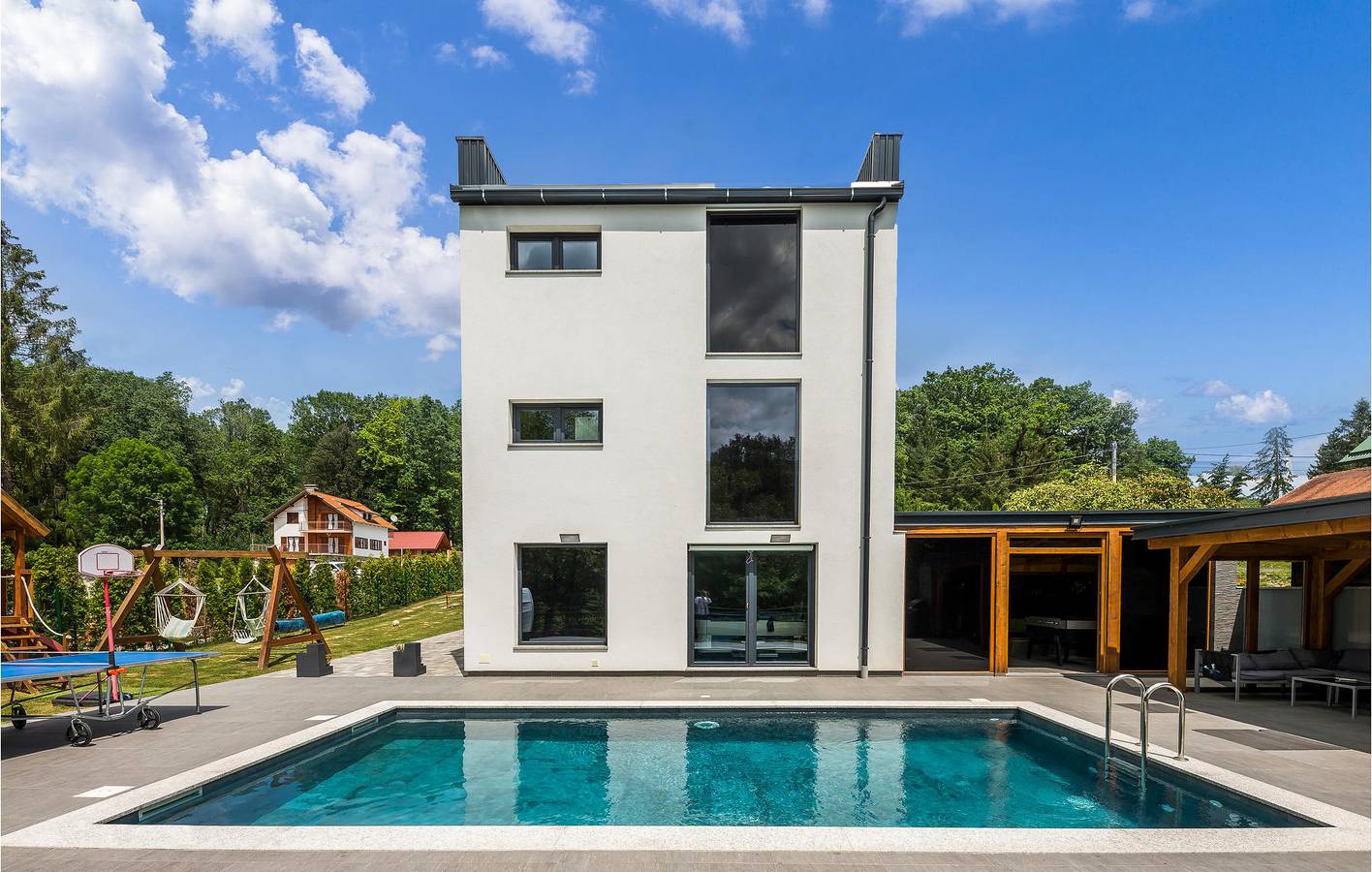 Gemütliche 2-Zimmer-Wohnung mit beheiztem Pool und Terrasse in Pozega-Slawonien