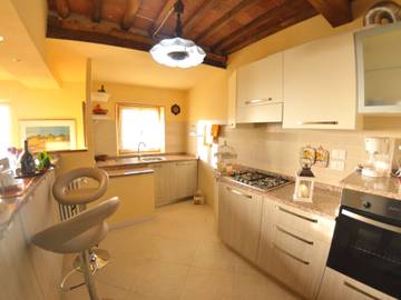 Vacation Rental for 7 Guests in Lucca, Lucca Province, Picture 3