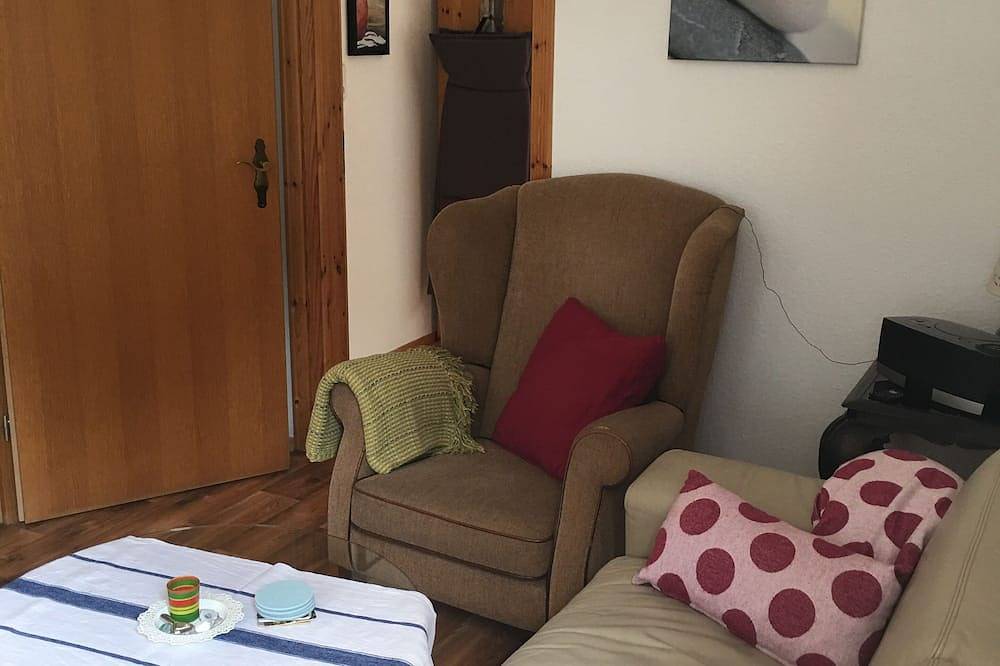 Ganze Wohnung, Ferienwohnung Bohse am Wald, Alleinlage, Badesee in der Nähe. 01520 3904442 in Schloss Dankern, Oberlangen