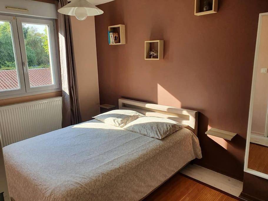 Appartement entier, One-Bedroom Apartment in Écully, Lyon et ses environs