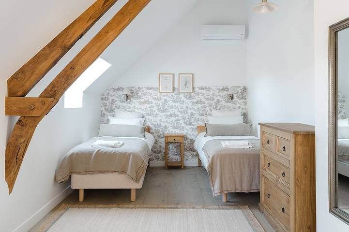 Location de vacances pour 8 personnes, avec terrasse ainsi que piscine et jardin, animaux acceptés à Cricquebœuf - 4