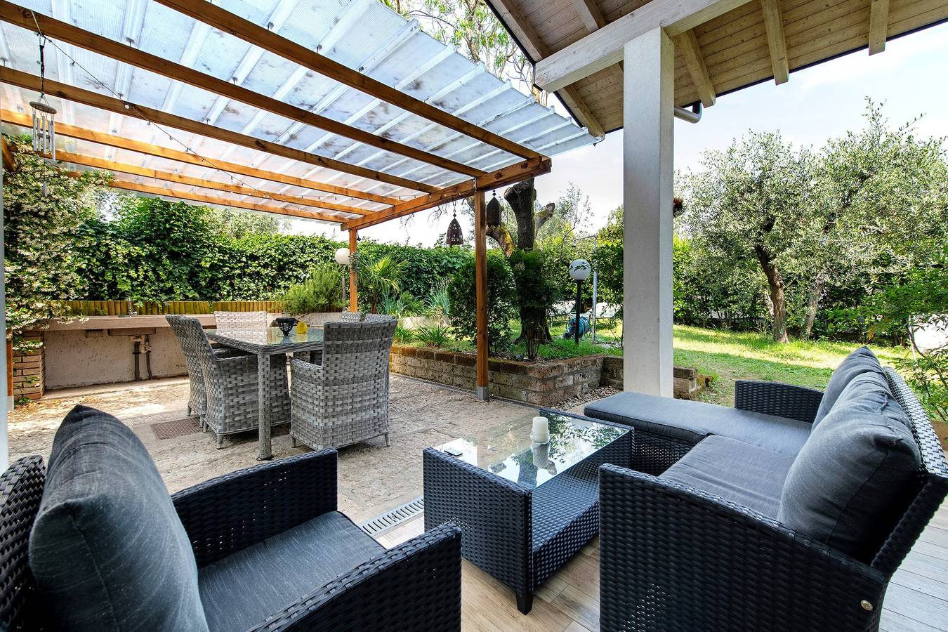 Holiday villa garda lake caprapanca, in campagna, vicina al lago. pets friendly! in Padenghe sul Garda, Gardasee-Berge