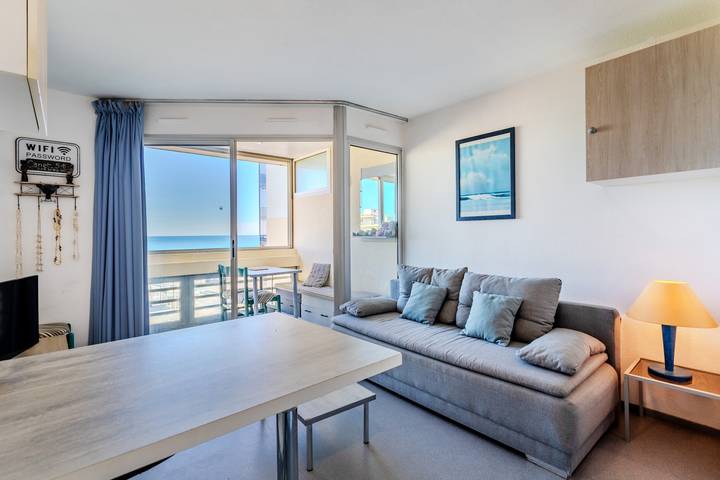 Studio entier, Studio 'Vue Mer' avec vue sur mer, Wi-Fi et climatisation in Canet-en-Roussillon, Côte d'Améthyste