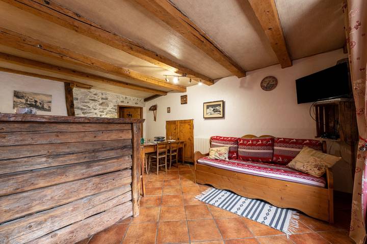 Studio entier, Studio "2-4 Personnes" avec vue sur les montagnes, terrasse privée et Wi-Fi in Beaufort (Rhône-Alpes), Région d'Albertville