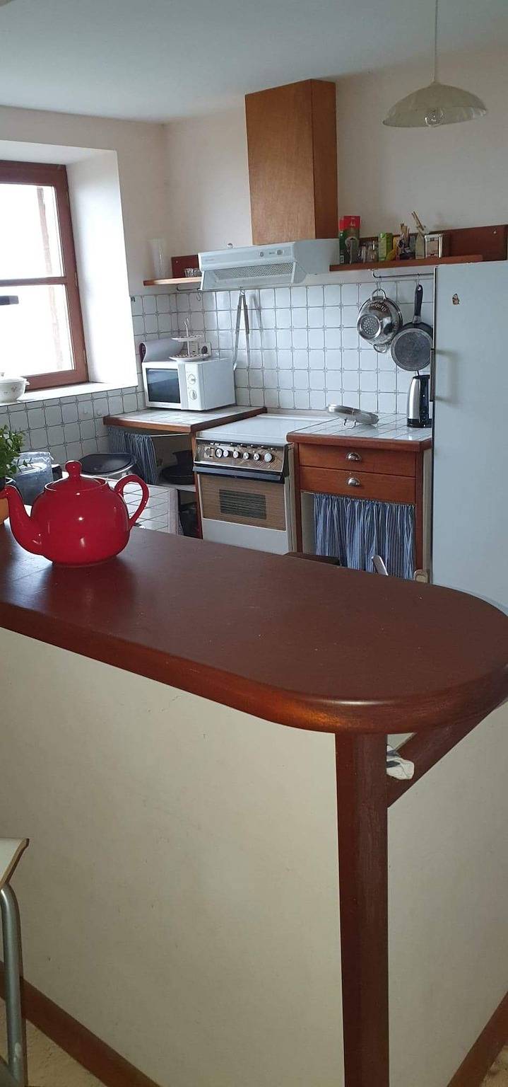 Entire apartment, Spacious apartment with mountain views in Espalion in Espalion, Massif Central