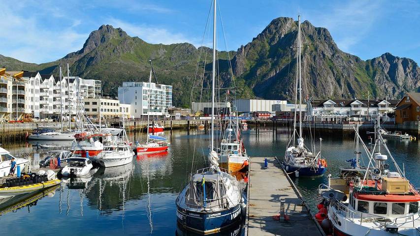Ferienhaus für 6 Personen, mit Ausblick und Terrasse sowie Garten auf den Lofoten
