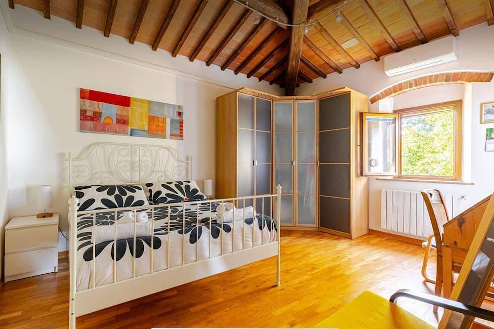 Charming Tuscan living room with private entrance in Montespertoli, Provincia de Firenze