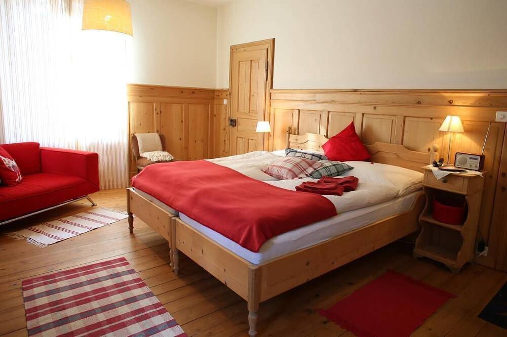 Ganze Wohnung, Stilvolle 1.5-Zi-Ferienwohnung in Jugendstil-Villa in Chur, Plessur Alpen