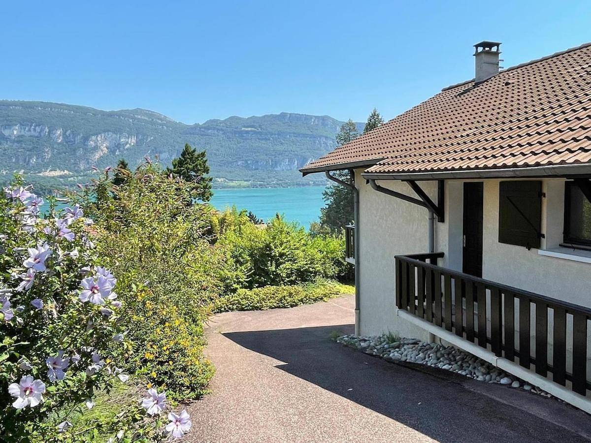 Villa avec vue lac panoramique proche de la plage in Conjux, Région de Chambéry