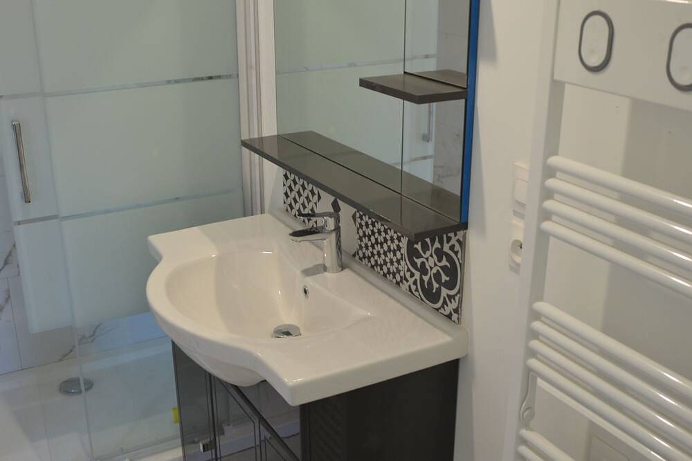 Appartement entier, Studio avec salle fitness - 4 places in Cestas, Région de Bordeaux