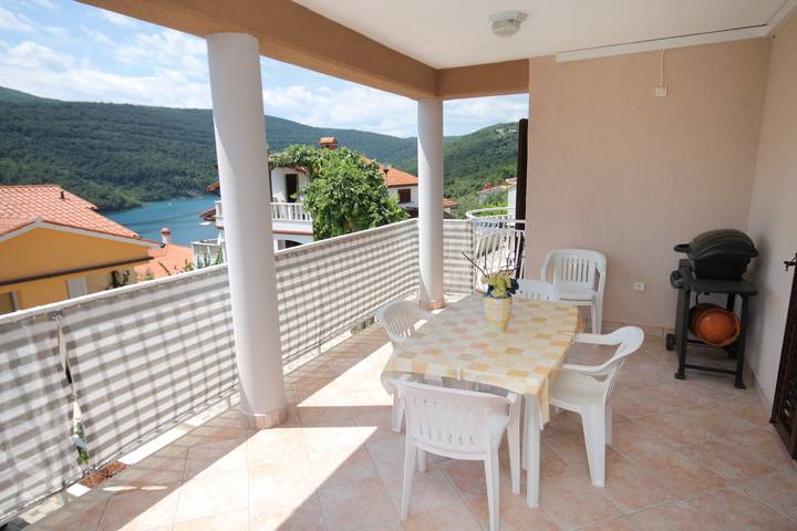 Ferienwohnung für 4 Personen, mit Balkon/Terrasse in Duga Luka
