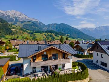 Ferienhaus für 14 Personen, mit Sauna und Garten sowie Balkon in Leogang