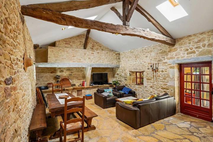 Location de vacances pour 10 personnes, avec terrasse ainsi que jardin et piscine, animaux acceptés à Saint-Martin-le-Redon - 3