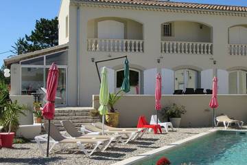 Ferienhaus für 4 Personen, mit Garten und Pool sowie Balkon in Bédoin