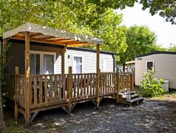Mobil home pour 4 personnes, avec terrasse et piscine à Parentis-en-Born