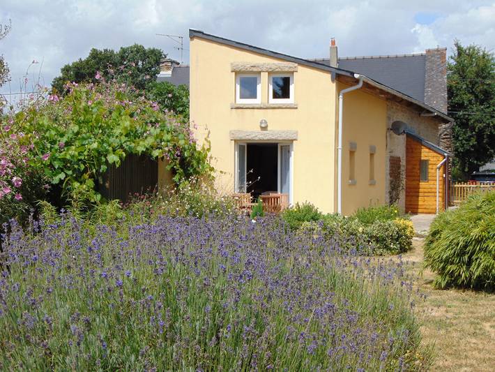 Gîte pour 9 personnes, avec jardin et terrasse - 1