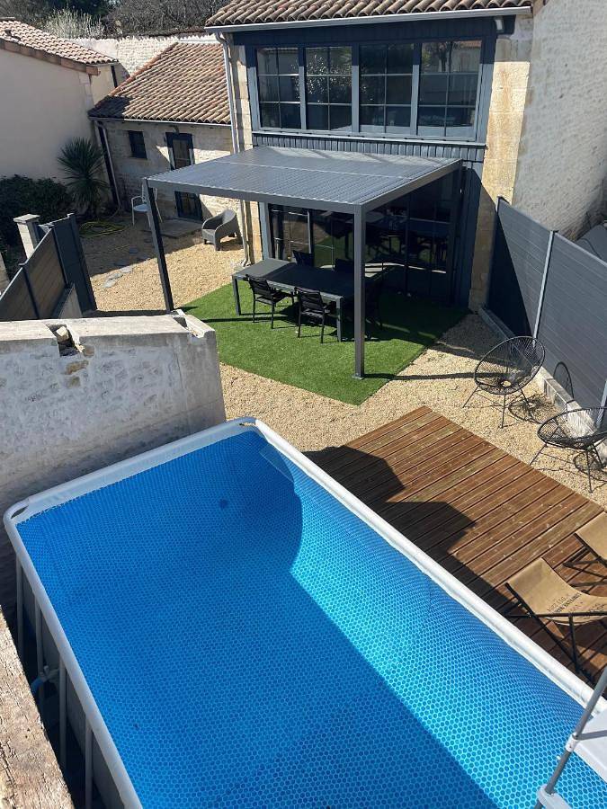 Location de vacances pour 5 personnes, avec jardin ainsi que piscine et vue dans Saint-Gelais
