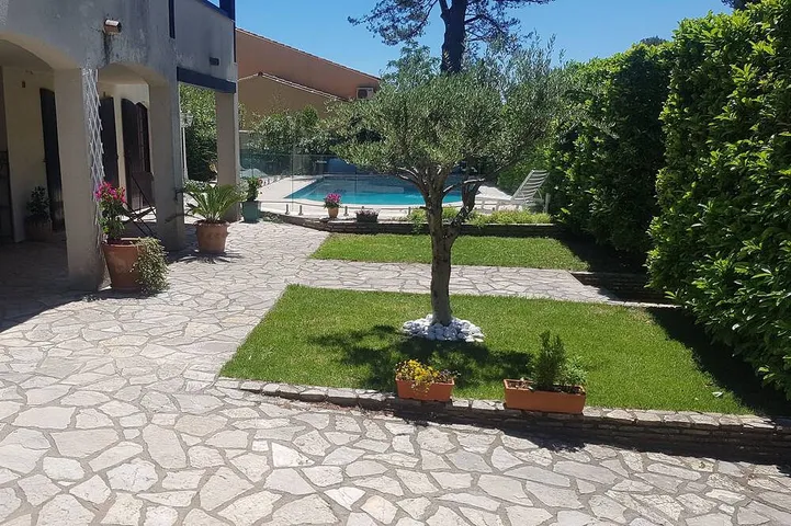 Villa für 8 Personen, mit Garten - 1
