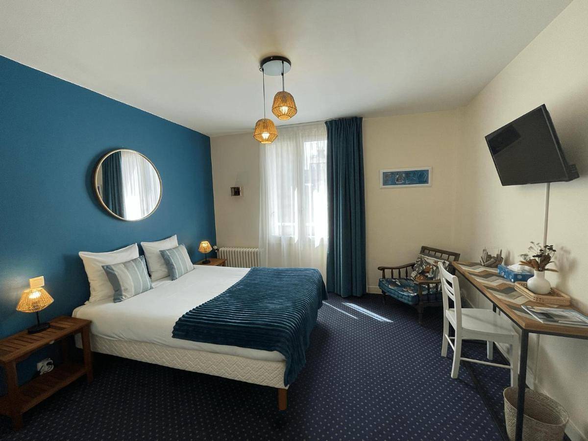 Superior Double Room in Trouville-sur-Mer, Région de Lisieux