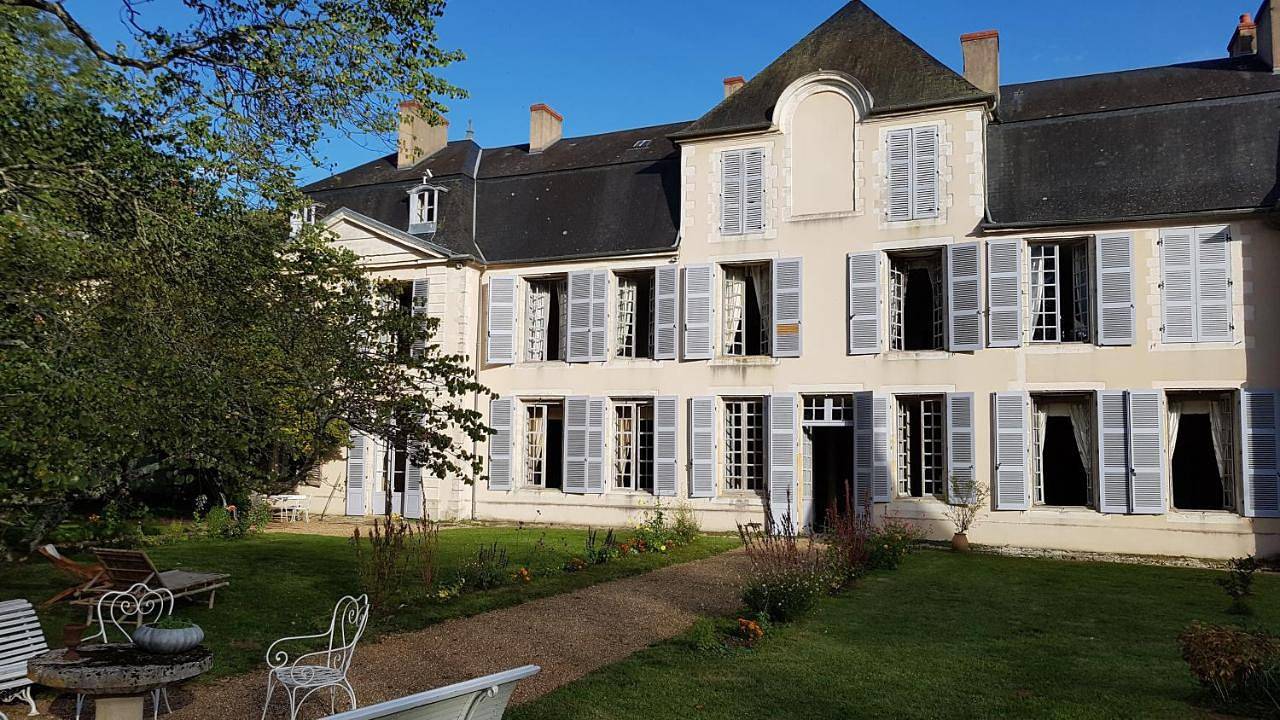 Double Room in Cosne-Cours-sur-Loire, Vallée de la Loire