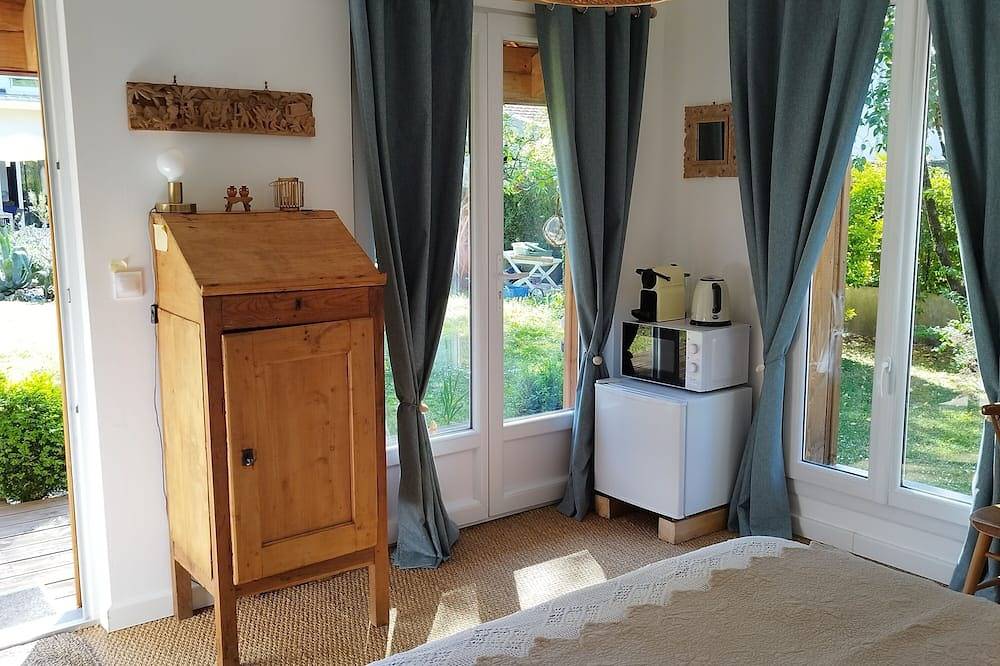 Chalet in Le Bouscat in the heart of a magnificent garden in Le Bouscat, Bordeaux region