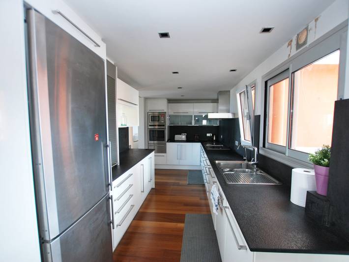 Apartamento entero, Ático luminoso en Vilassar de Mar, vista al mar in Vilasar de Mar, Maresme