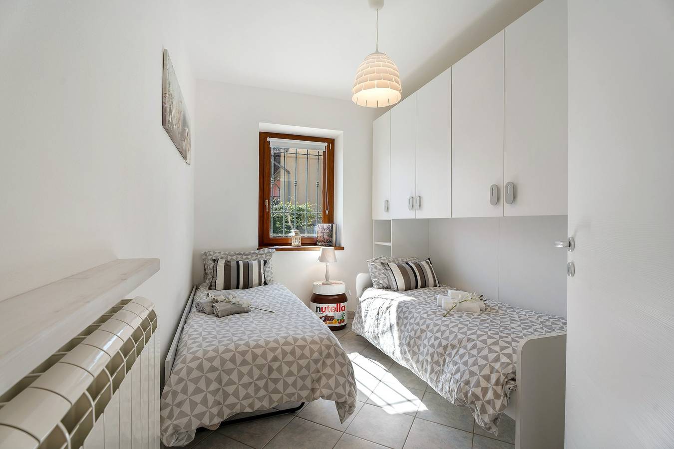 Ganze Wohnung, Ferienwohnung 'Res Jasmine- Appartamento Yellow' mit Bergblick, Gemeinschaftsgarten und Wi-Fi in Comune di Verbania, Lago Maggiore (Piemont)