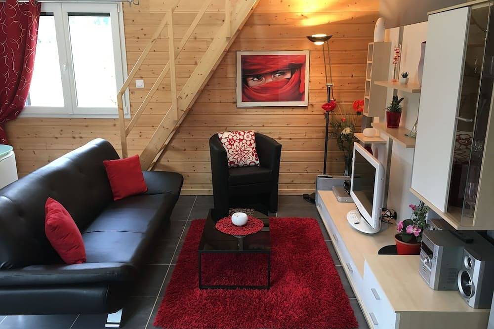 4-person chalet with jacuzzi, sauna and swimming pool in Corcieux, Parc naturel régional des Ballons des Vosges