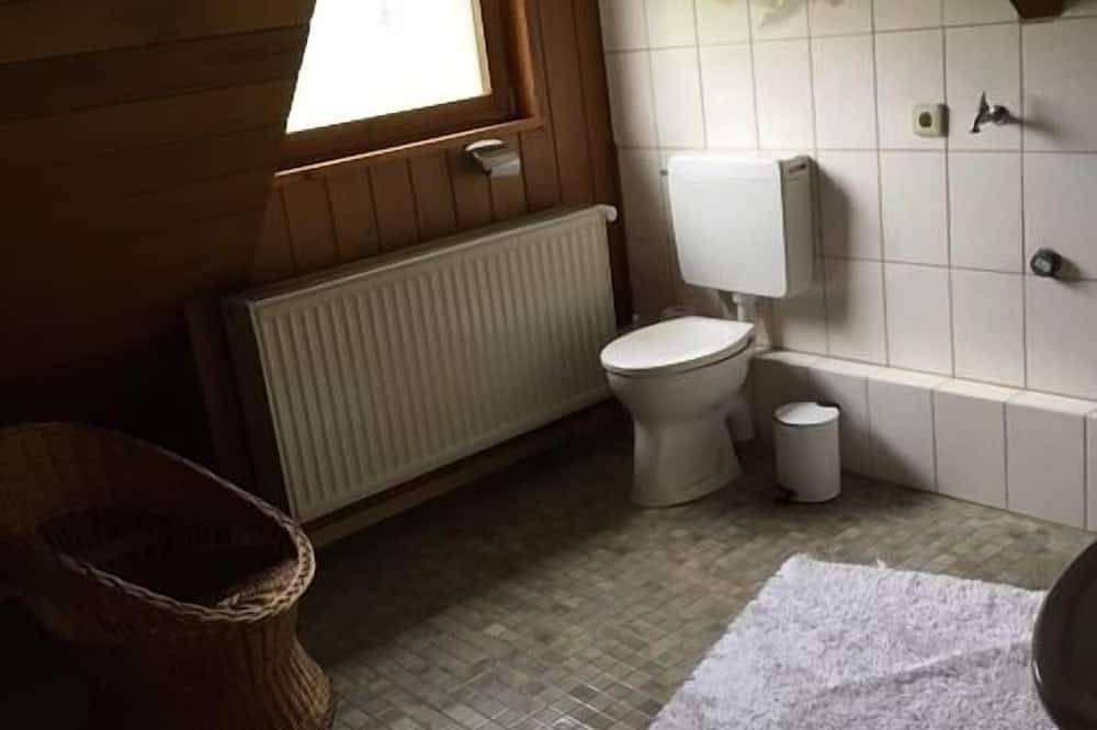 Ganze Wohnung, Gemütliche 95qm Ferienwohnung mit kostenfreiem Parken und Wlan in Leutershausen, Romantische Straße