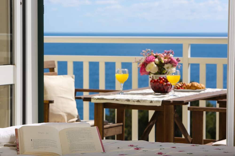 Apartment Lucy Sleeps 2 (1 Bedroom),750 m from the center in Cavtat, Dubrovnik-Neretva