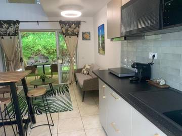 Gîte pour 2 personnes, avec jardin et piscine dans Bora Bora