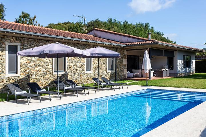 Location de vacances pour 6 personnes, avec Terrasse et Jardin dans Venade
