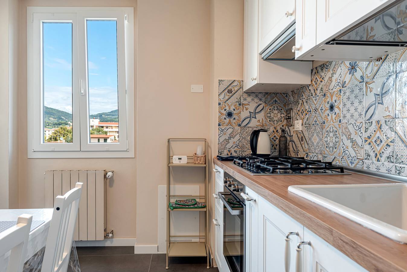 Entire apartment, Apartment 'La Loggetta Di Leonardo' with Wi-Fi and Air Conditioning in Florence, Florence Province