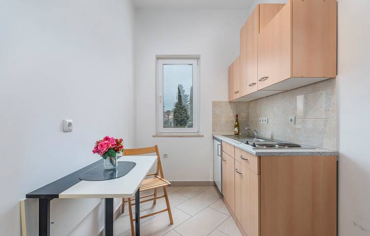 Appartement entier, Appartement de vacances pour 2 personnes avec balcon/terrasse in Mali Maj, Grad Poreč