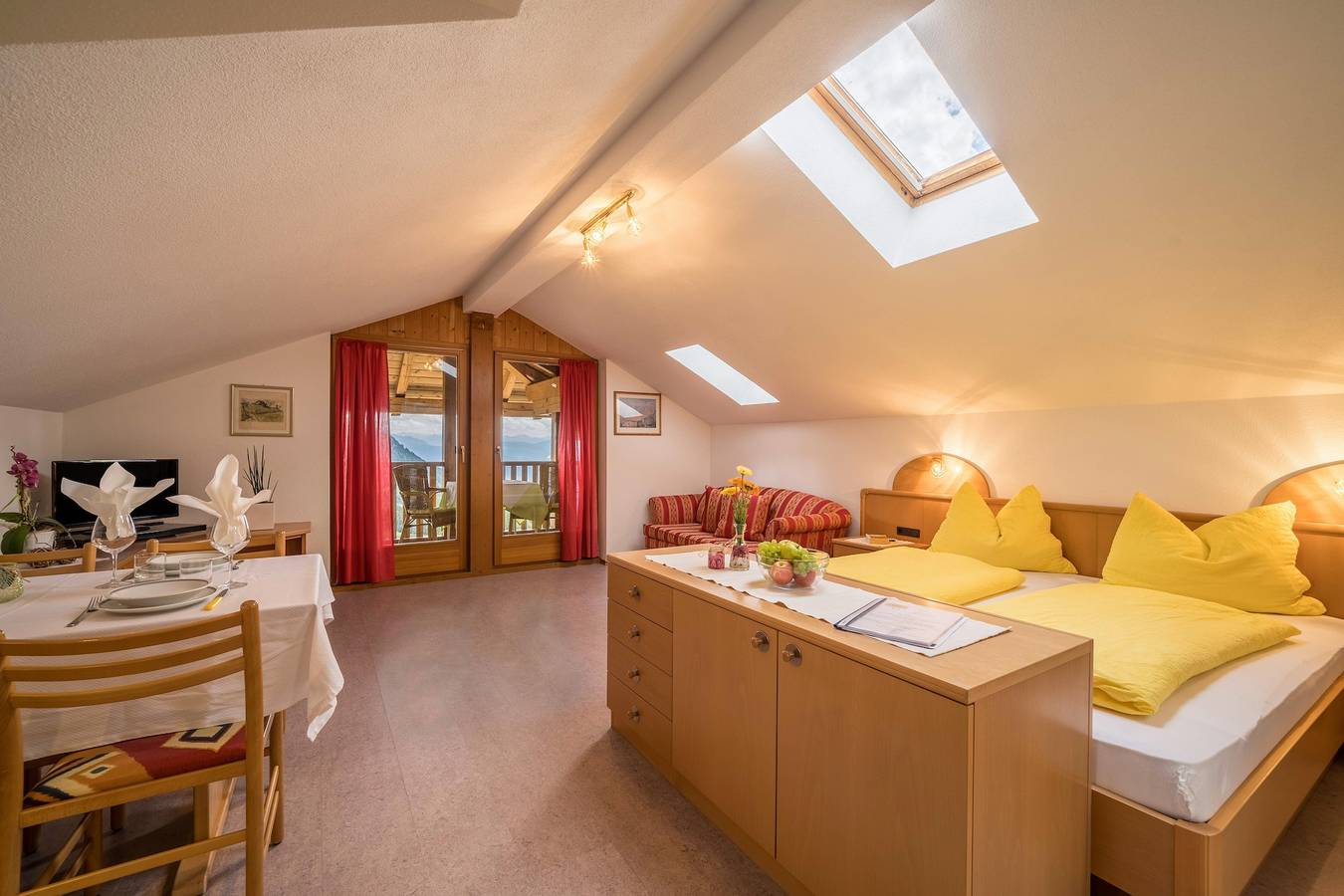 Entire studio, Apartment "Bozen" with Mountain View, Wi-Fi, Balcony & Garden in Salonetto, Mölten