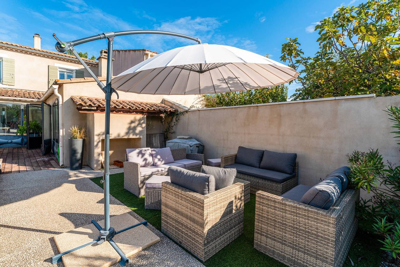 Villa « Plein Soleil » con piscina privada, Wi-Fi y aire acondicionado in Sarrians, Vaucluse