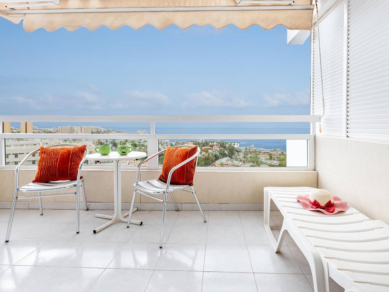 Ganze Ferienwohnung, 1119 Sea view in the center of Playa Las Americas in San Eugenio Alto, Adeje