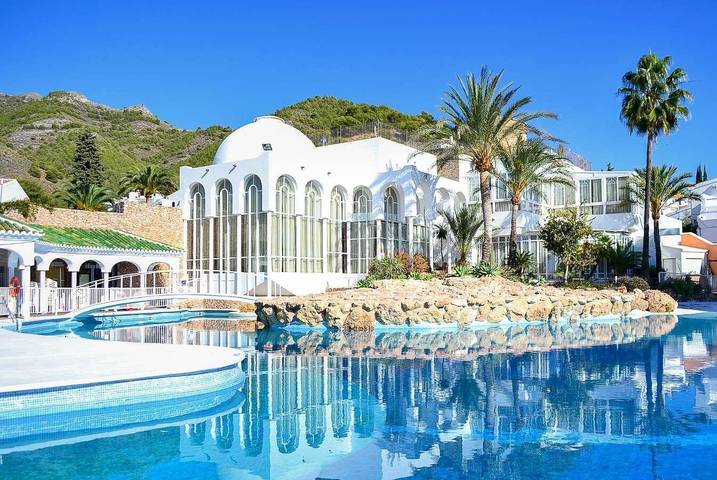 Apartamento entero, Apartamento 'Casa Limón' con vistas al mar, Wi-Fi y aire acondicionado in Nerja, Costa del Sol