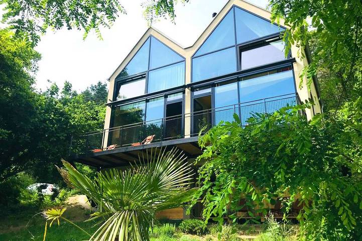 Ferienwohnung für 4 Personen, mit Balkon und Garten sowie Sauna