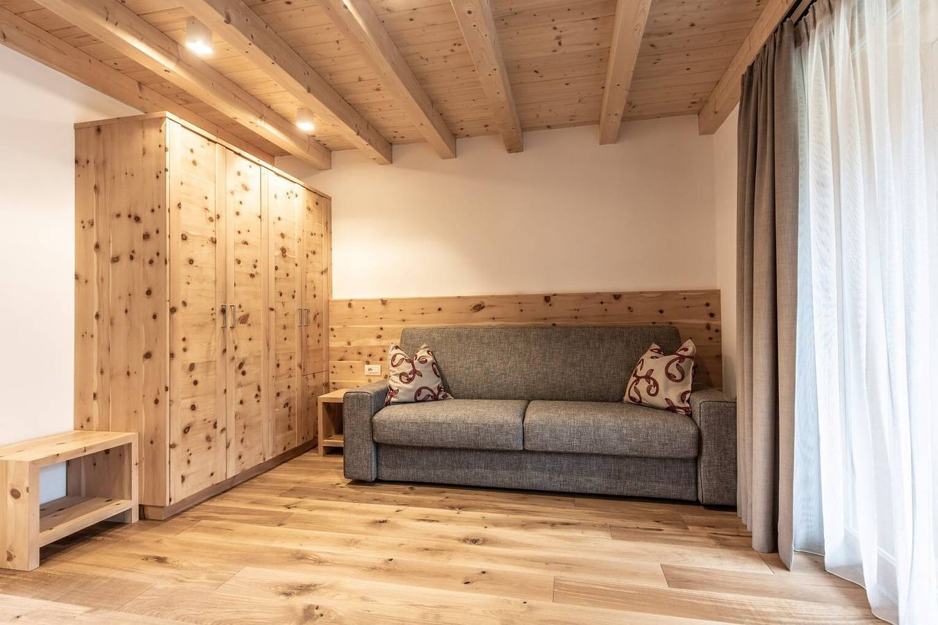 Ganze Wohnung, Ferienwohnung "Le Table E" mit Bergblick, Garten und Wlan in San Vigilio di Marebbe, Enneberg