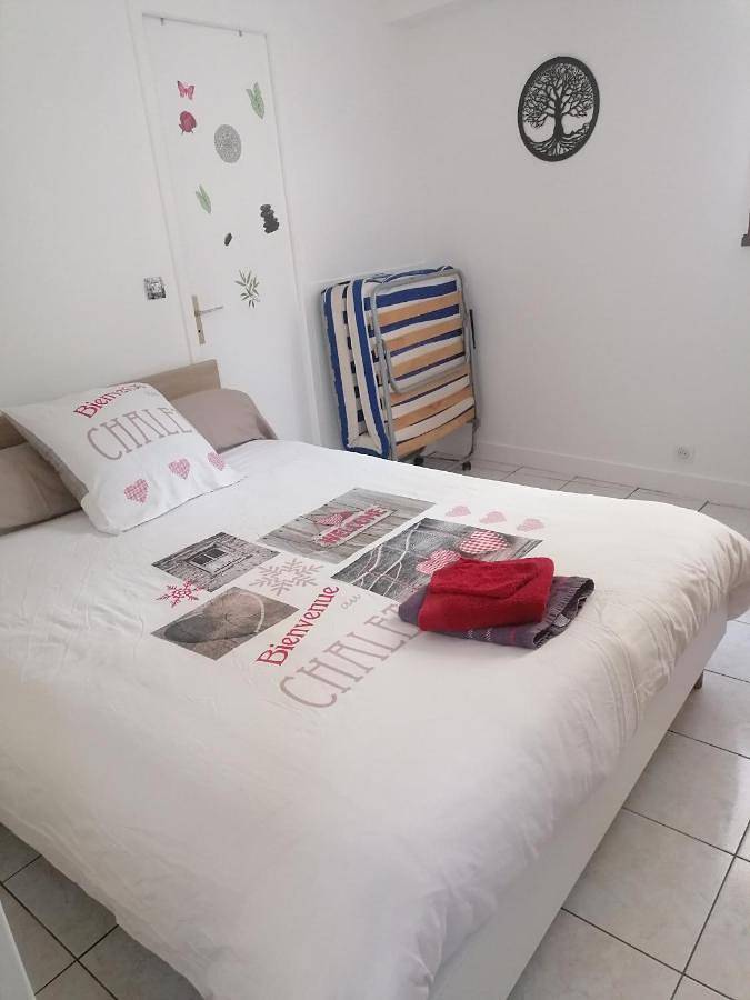 Appartement entier, Le Petit Chalet -Appartement proche de la vieille ville , du centre ville et du Tram- Petit Dejeuner Offert in Le Mans, Sarthe