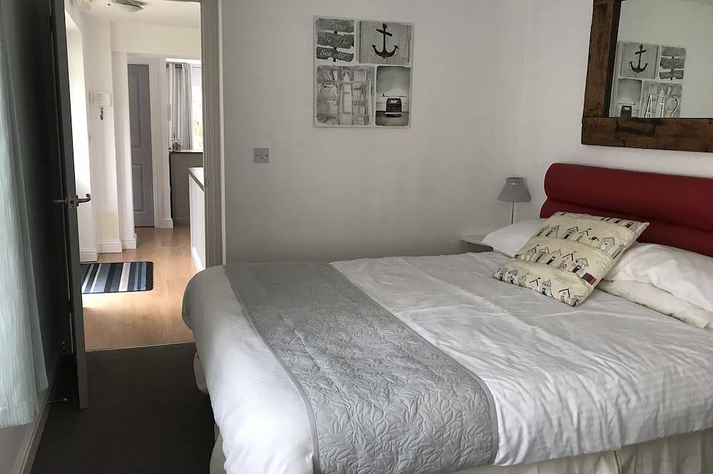Apartamento entero, Neap Tide Looe. Amplio apartamento de 3 dormitorios y 2 baños, a poca distancia de la ciudad y la playa in Looe, Cornualles