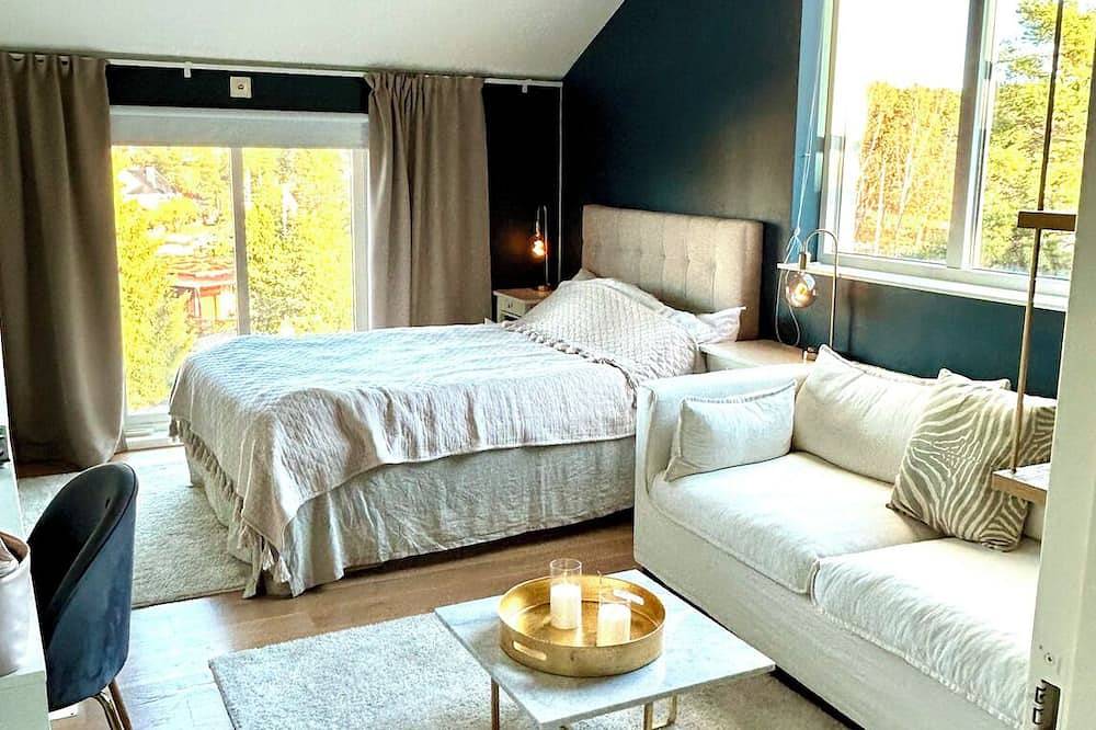 Pool villa in a stunning archipelago setting with magical sunsets in the summer in Nacka, Stockholmer Schärengarten