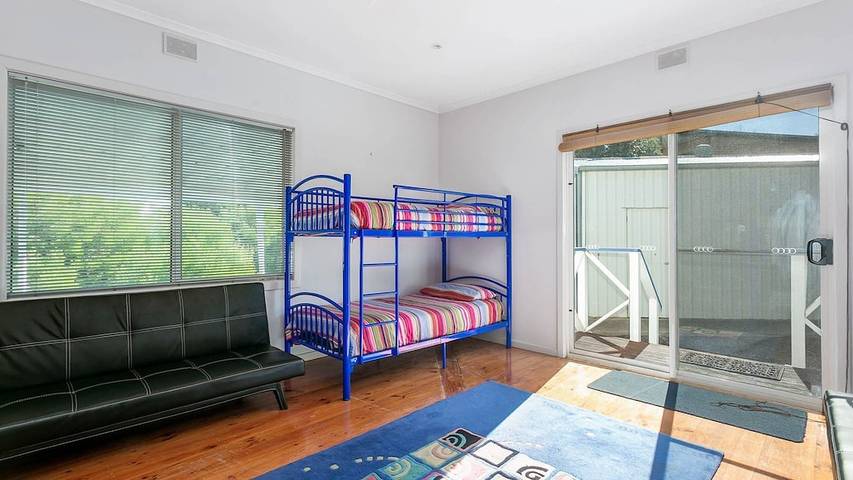 Holiday home for 8 people, with terrace in Carrickalinga